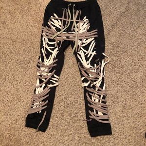 Laces pants